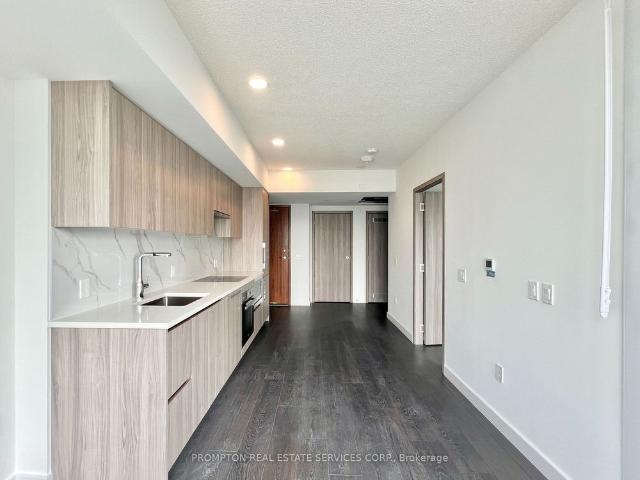For Lease 1 Concord Cityplace Way Unit# 3512, Toronto, Ontario