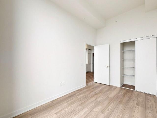 For Lease 1 Fairview Road Unit# 3206, Mississauga, Ontario