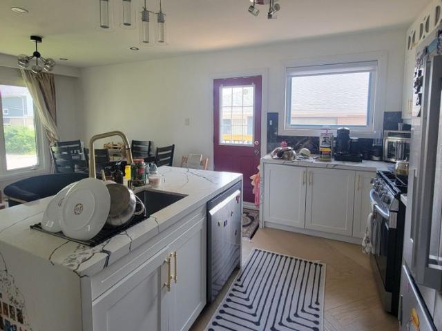For Lease 1 Huron Court Unit# Main Floor, Aurora, Ontario