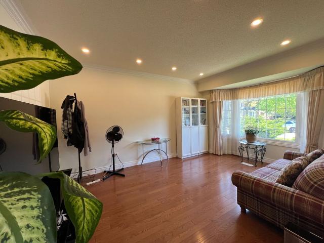 For Lease 2055 Hadfield Court, Burlington, Ontario