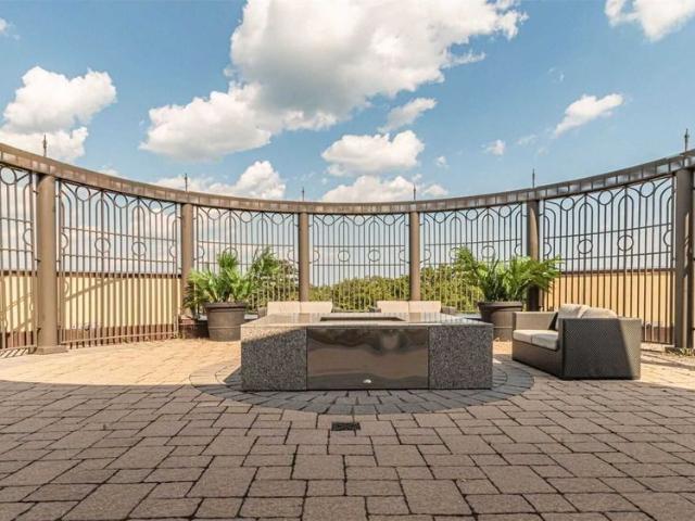 For Lease 205 Lakeshore Road Unit# 208, Oakville, Ontario