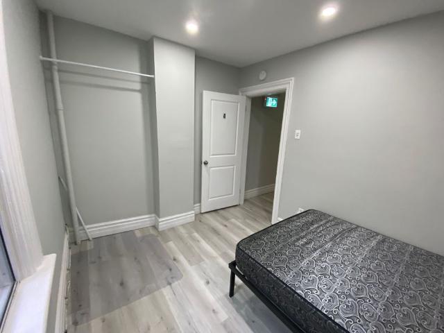 For Lease 206 Carlton Street Unit# 203, Toronto, Ontario