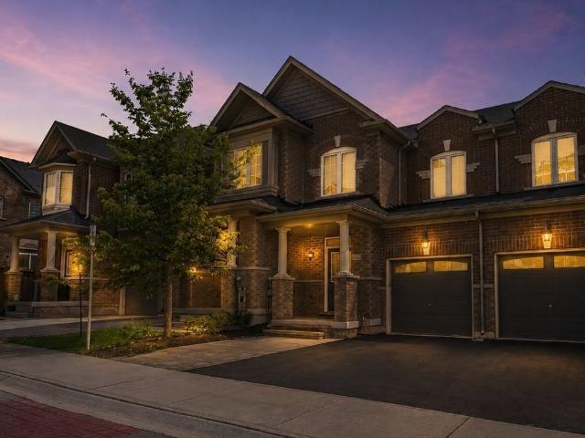 For Lease 206 Harding Park Street, Newmarket, Ontario