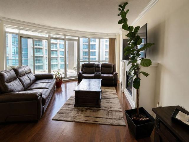 For Lease 2087 Lake Shore Boulevard Unit# 804, Toronto, Ontario