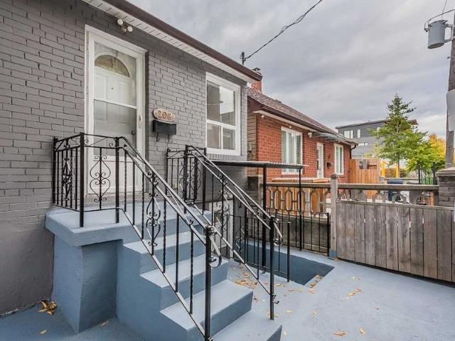 For Lease 208 Manning Avenue, Toronto, Ontario