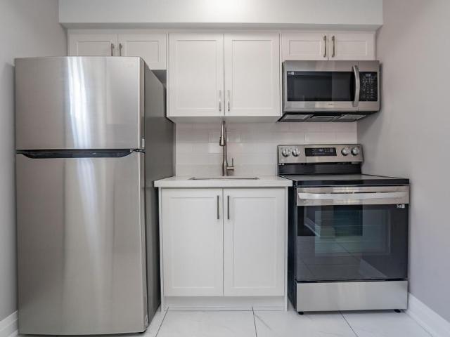 For Lease 208 GILTSPUR Drive Unit# LOWER, Toronto, Ontario