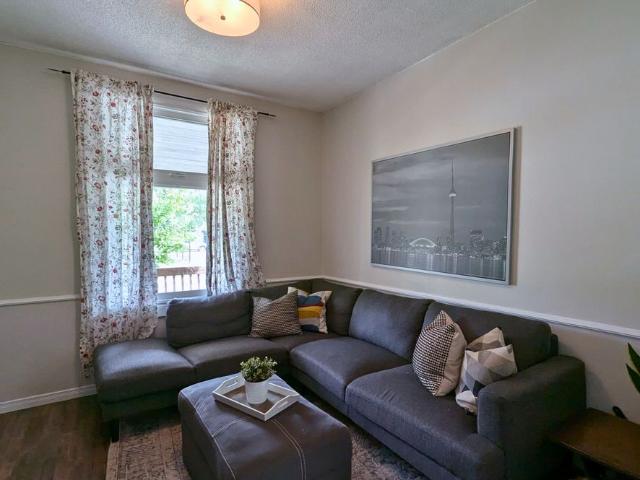 For Lease 209 Glendale Avenue, Hamilton, Ontario