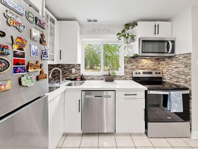 For Lease 2001 Bonnymede Drive Unit# 172, Mississauga, Ontario