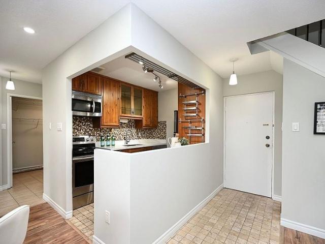 For Lease 2001 Bonnymede Drive Unit# 22, Mississauga, Ontario