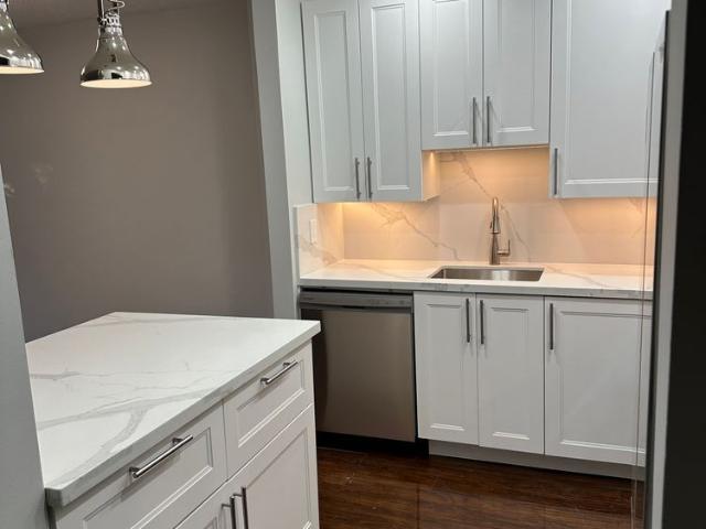 For Lease 2004 Glenada Crescent Unit# 4, Oakville, Ontario