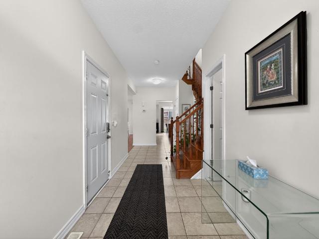 For Lease 200 Celtic Ridge Crescent, Kanata, Ontario