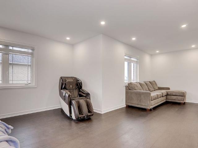 For Lease 201 Bilbrough Street, Aurora, Ontario