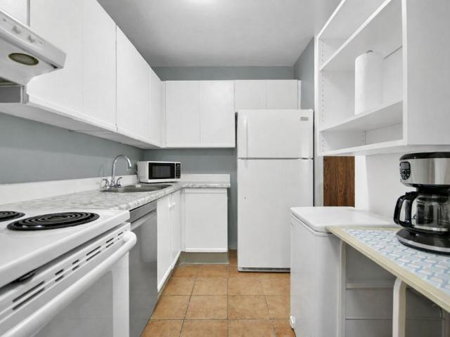 For Lease 2020 JASMINE Crescent Unit# 1116, Beacon Hill North South and Area, Ontario
