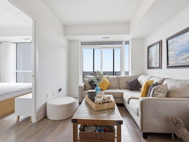 For Lease 202 Burnhamthorpe Road Unit# 1310, Mississauga, Ontario