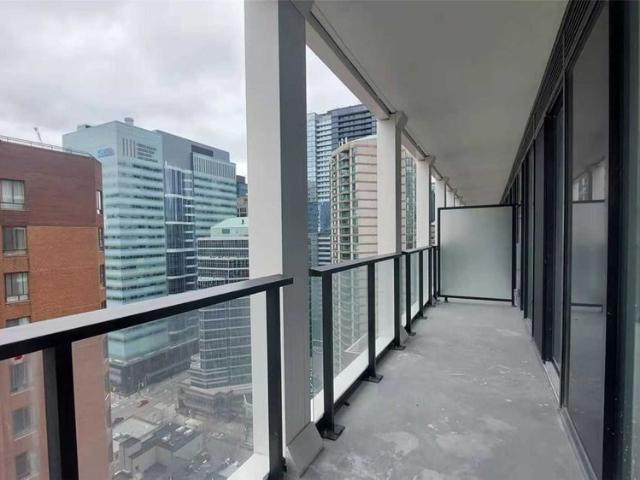 For Lease 20 Edward Street Unit# 2011, Toronto, Ontario