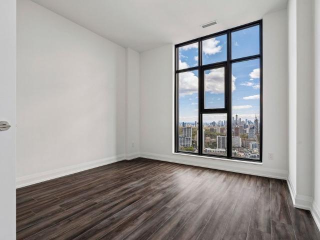 For Lease 20 Soudan Avenue Unit# PH03, Toronto, Ontario
