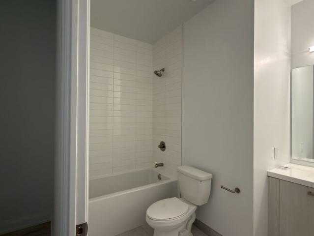 For Lease 20 Soudan Avenue Unit# 701, Toronto, Ontario