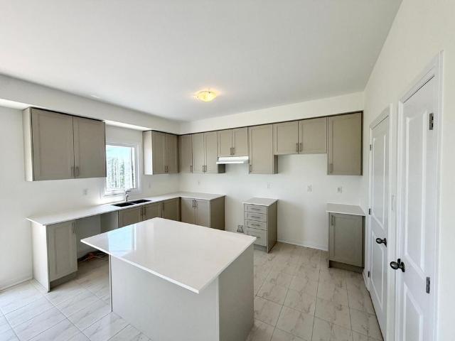 For Lease 20 Royal Oak Crescent, Loyalist, Ontario