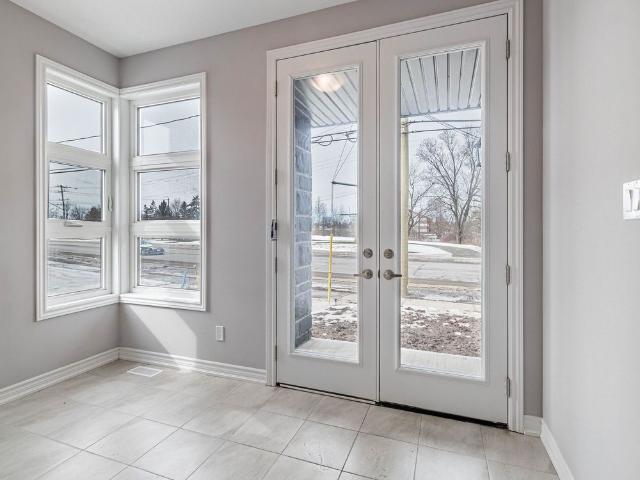 For Lease 215 Southworth Street, Welland, Ontario