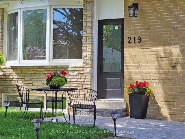 For Lease 219 Beechy Drive Unit# Main Floor, Richmond Hill, Ontario