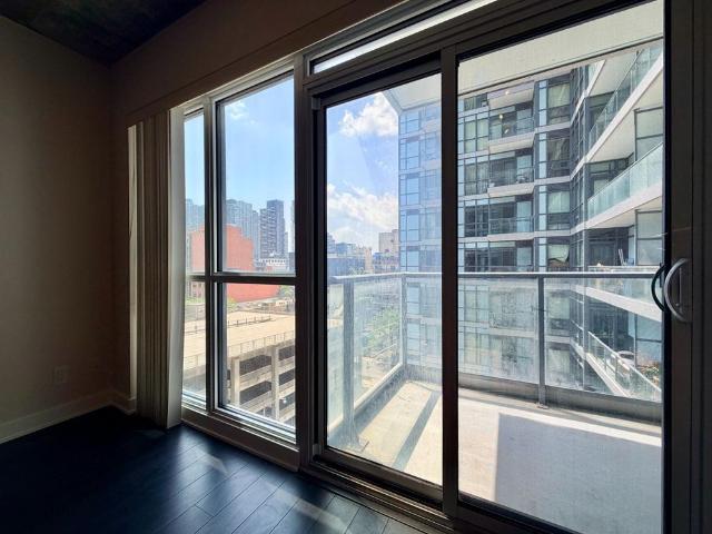 For Lease 210 Simcoe Street Unit# 813, Toronto, Ontario