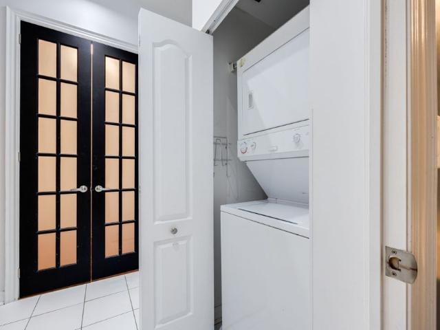 For Lease 212 Eglinton Avenue Unit# 205, Toronto, Ontario