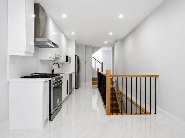For Lease 21 Belmont Street Unit# 2, Toronto, Ontario