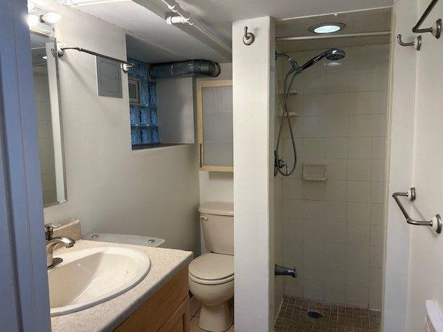 For Lease 21 Edith Drive, Toronto, Ontario