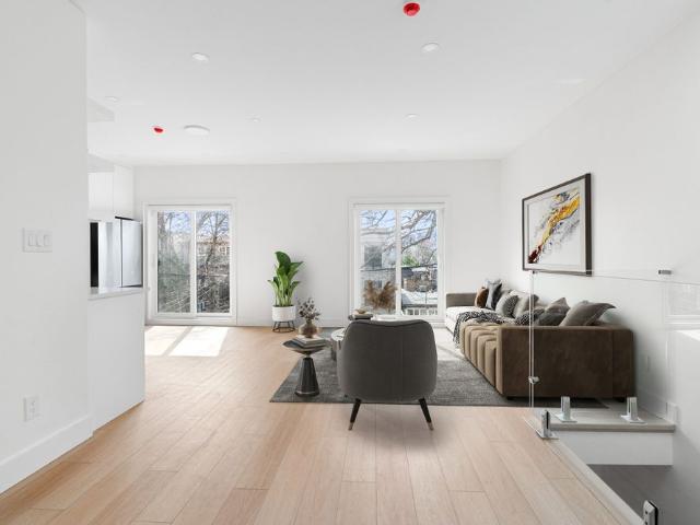 For Lease 21 Farnham Avenue Unit# Laneway Upper, Toronto, Ontario