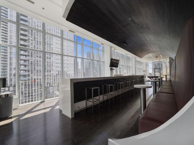 For Lease 21 Nelson Street Unit# 823, Toronto, Ontario