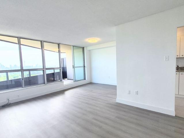 For Lease 21 Vaughan Road Unit# 2002, Toronto, Ontario
