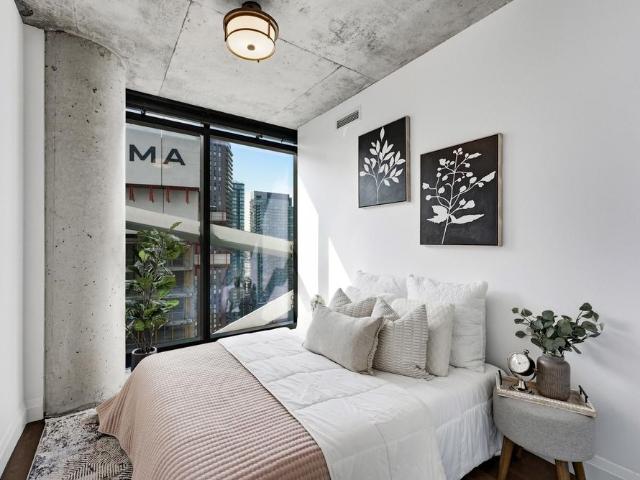 For Lease 224 King Street Unit# 2906, Toronto, Ontario
