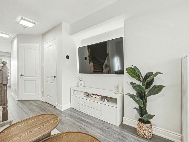 For Lease 2259 Seton Crescent, Burlington, Ontario