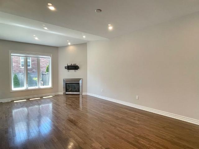 For Lease 2276 Whistling Springs Crescent, Oakville, Ontario