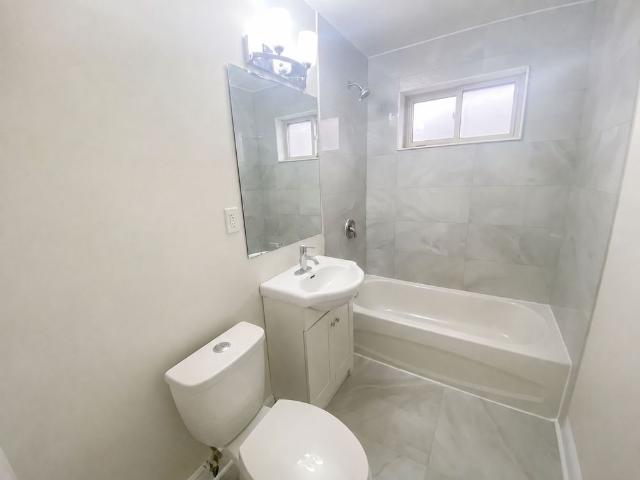 For Lease 227 Fernwood Crescent Unit# Main, Hamilton, Ontario