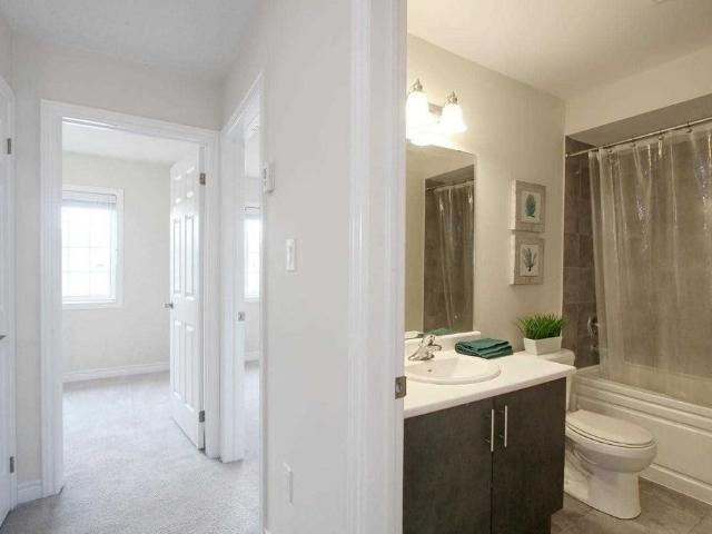 For Lease 2280 Baronwood Drive Unit# 96, Oakville, Ontario