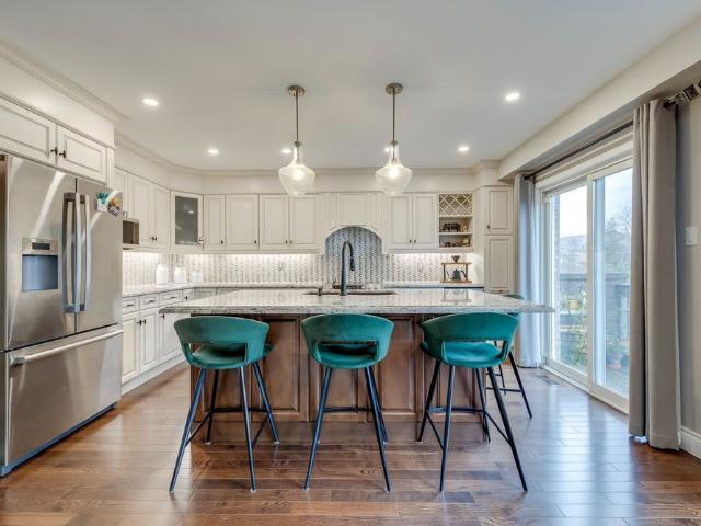 For Lease 2287 KINGFISHER Court, Oakville, Ontario