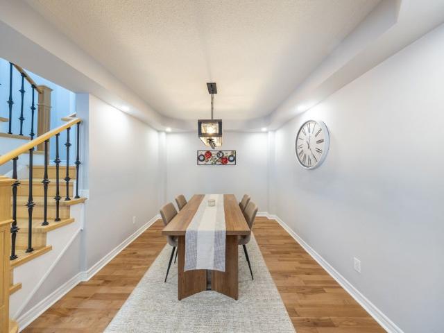 For Lease 2299 Yorktown Circle, Mississauga, Ontario