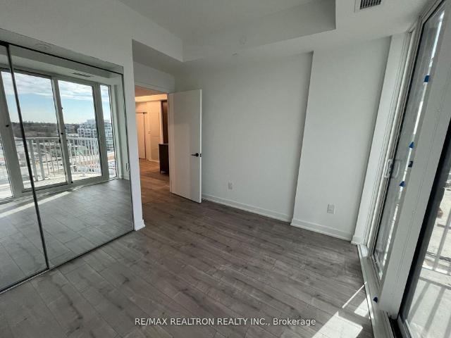 For Lease 220 Missinnihe Way Unit# 817, Mississauga, Ontario