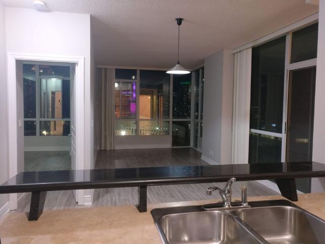 For Lease 220 Burnhamthorpe Road Unit# 1709, Mississauga, Ontario