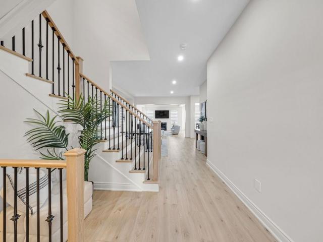 For Lease 2215 Beckman Crescent Unit# Upper, Oshawa, Ontario