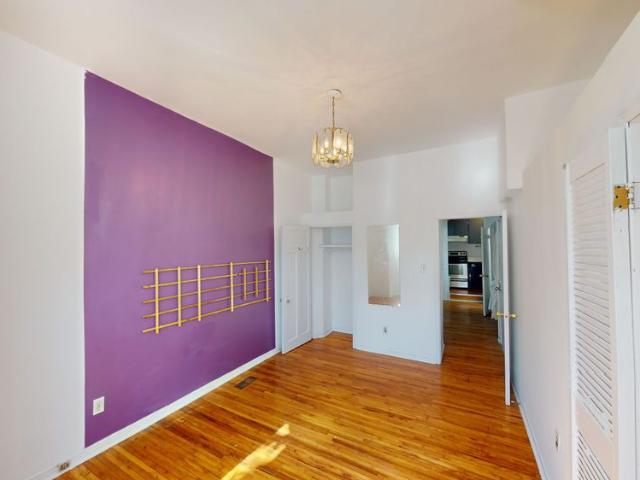 For Lease 221 Bathurst Street Unit# Apt 4, Toronto, Ontario