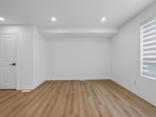 For Lease 221 Churchill Avenue Unit# R GARDEN, Toronto, Ontario