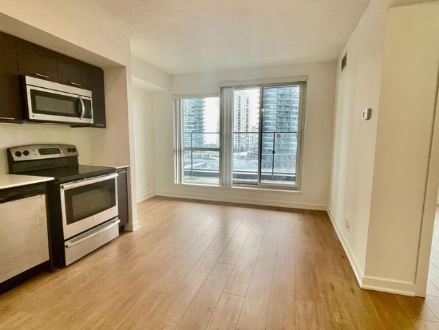 For Lease 2220 Lake Shore Boulevard Unit# 809, Toronto, Ontario