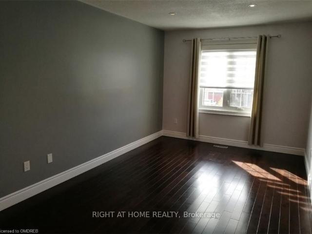 For Lease 2239 Dale Ridge Drive, Oakville, Ontario