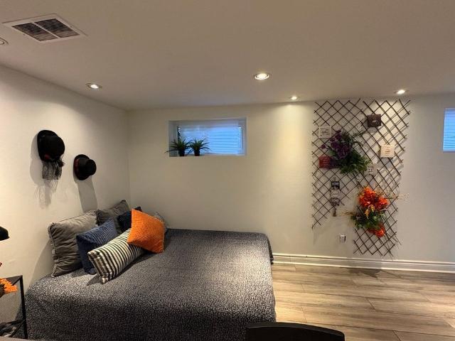 For Lease 22 Cedar Crescent Unit# Basement, Aurora, Ontario