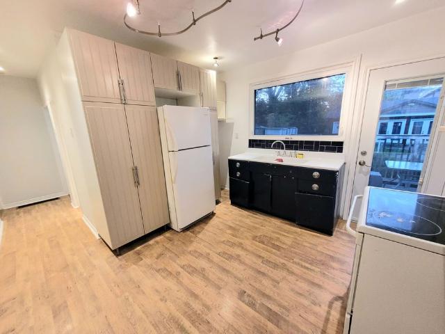For Lease 22 Fairfield Avenue, Toronto, Ontario