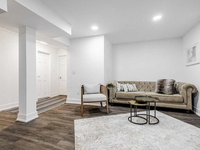 For Lease 22 Fenelon Drive, Toronto, Ontario