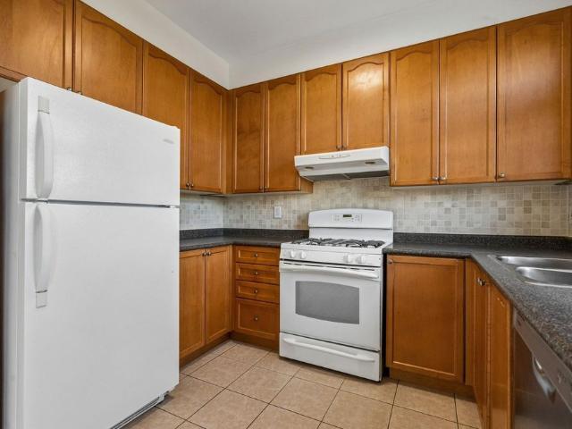 For Lease 2350 Sutton Drive, Burlington, Ontario