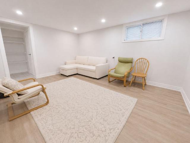 For Lease 235 Neal Drive Unit# 1 Bed Basement, Richmond Hill, Ontario